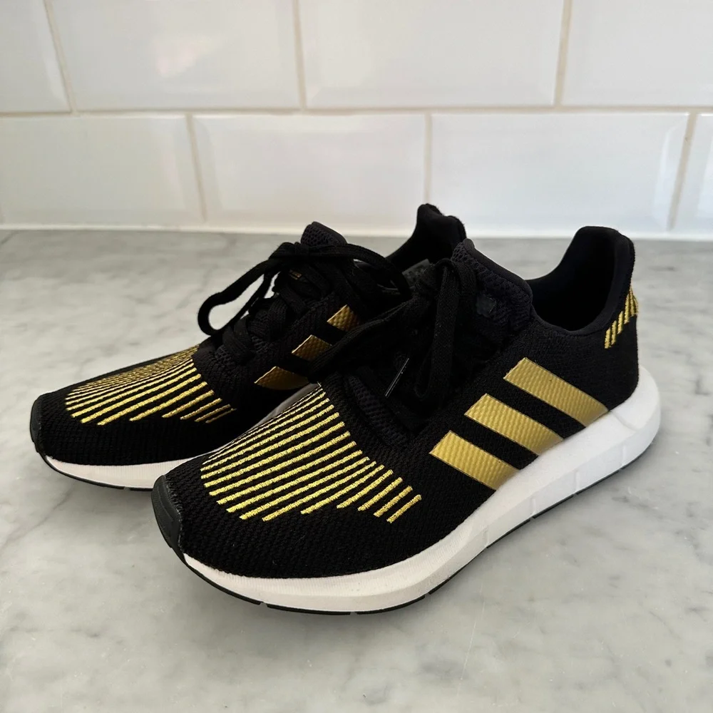 Adidas Women’s Swift Run Sneakers Size 7 - Picture 6 of 6